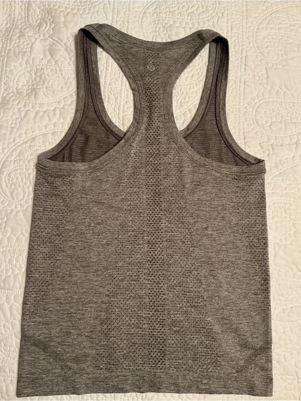 RARE LULULEMON Swiftly Tech Tank 2.0 Gray Hawaii Pineapple Design Size 2 - Picture 5 of 9